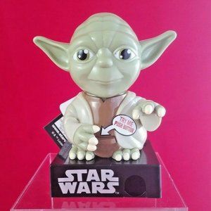Star Wars YODA Talking Mini Candy Dispenser Galerie 4.5" tall NWT